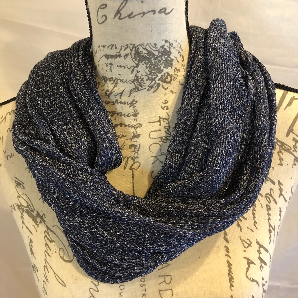 💜Navy scarf 4/ 20.00